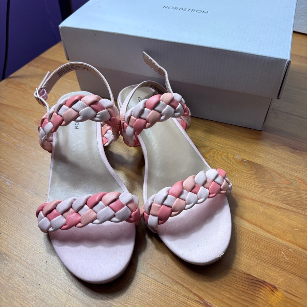 Nordstrom's pink and white sandals size 4